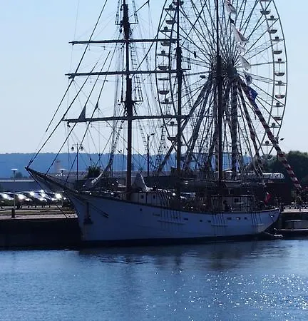 L De La Place Ste Catherine Apartament