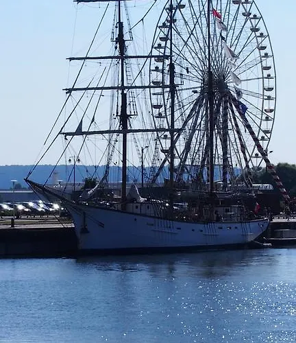 L De La Place Ste Catherine Apartment